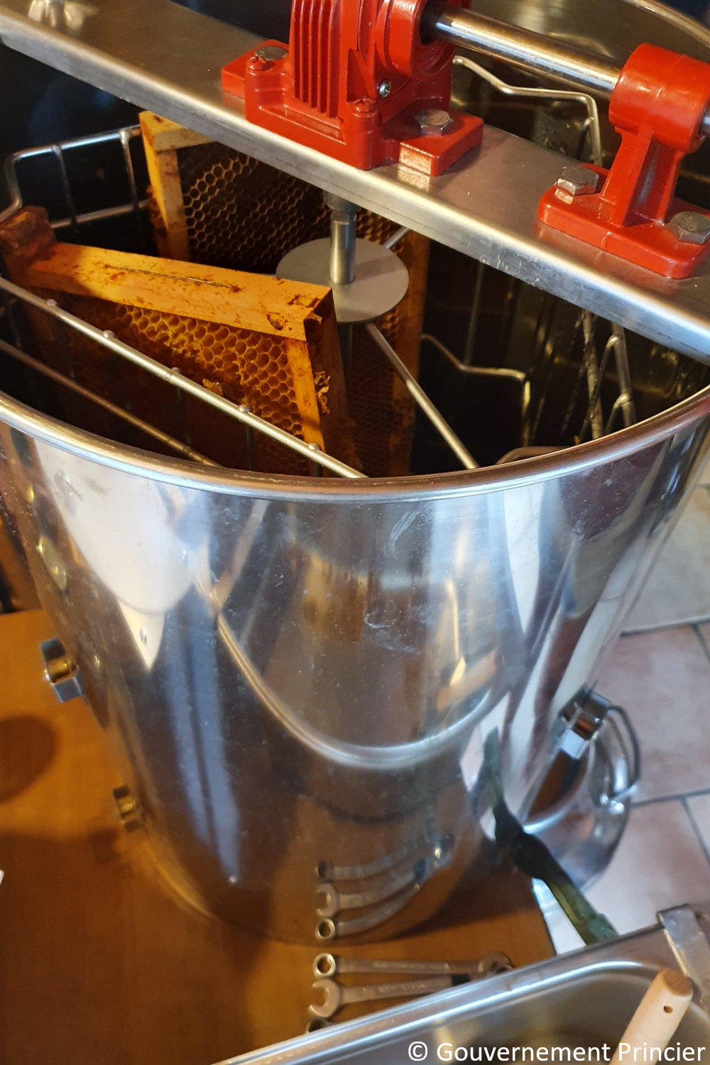 Centrifugation des cadres de hausse