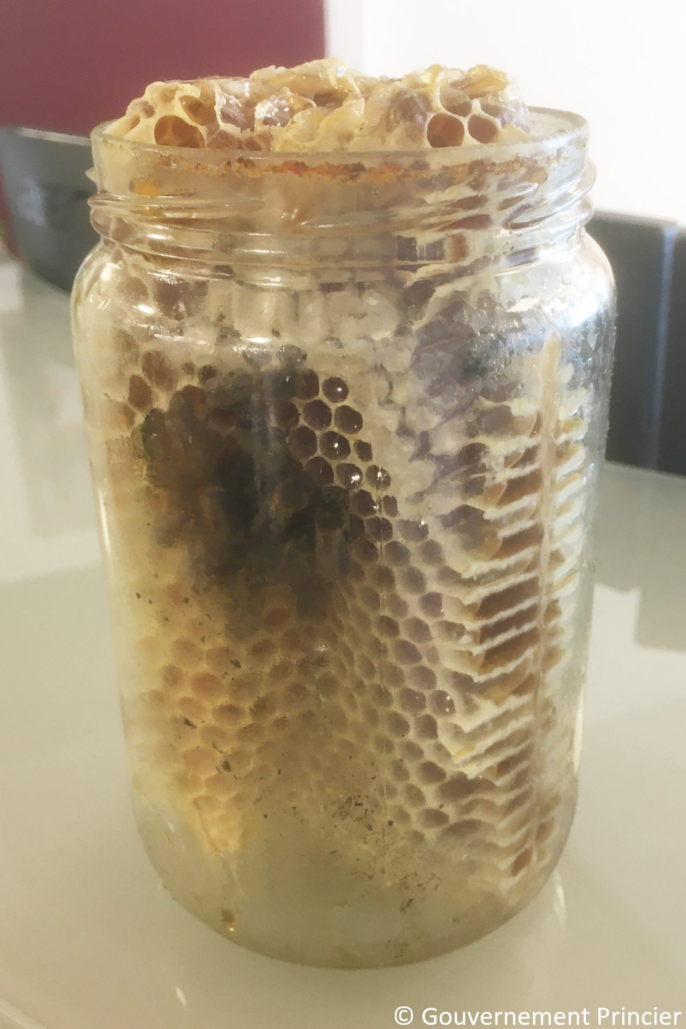 Nouvelles alvéoles dans les pots en verre